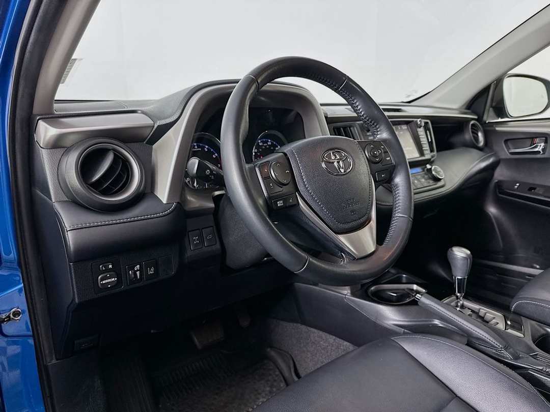 2018 Toyota Rav4 Limited - Image 10