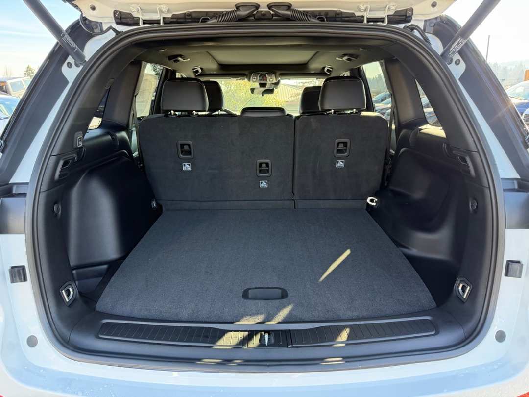 2025 Jeep Grand Cherokee Limited - Image 11