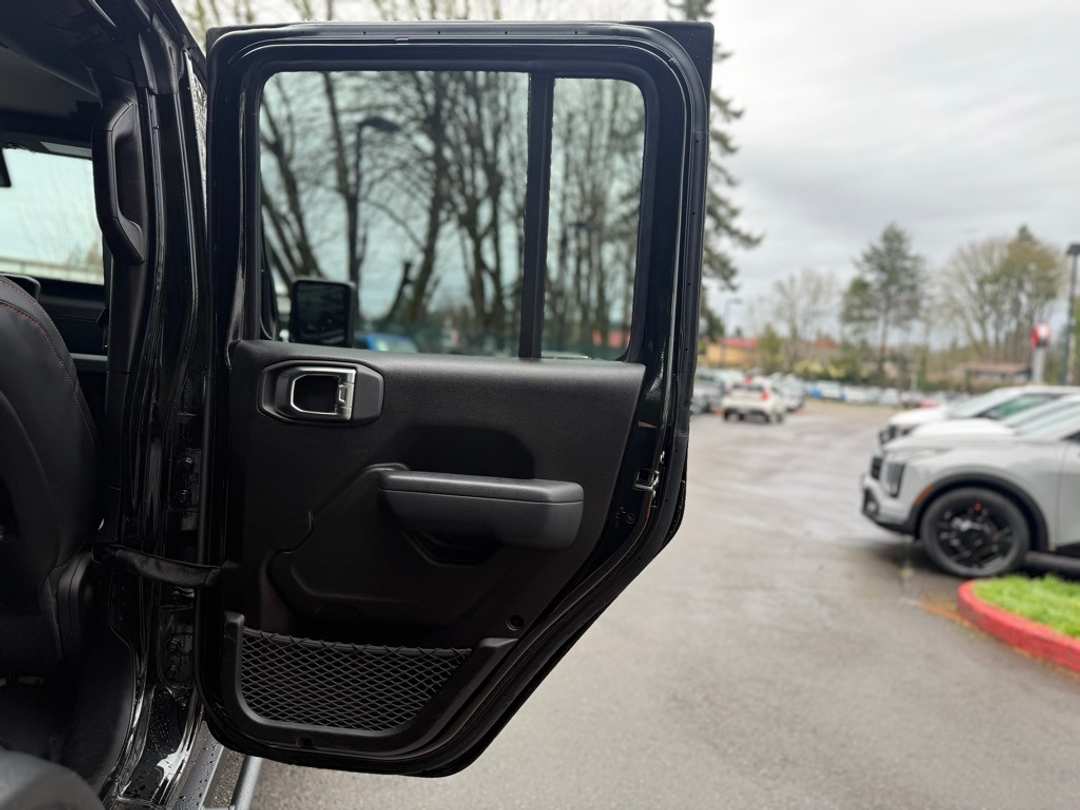 2025 Jeep Wrangler Rubicon - Image 21