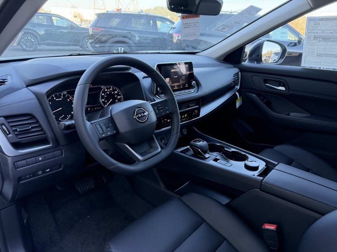 2026 Nissan Rogue Dark Armor - Image 16