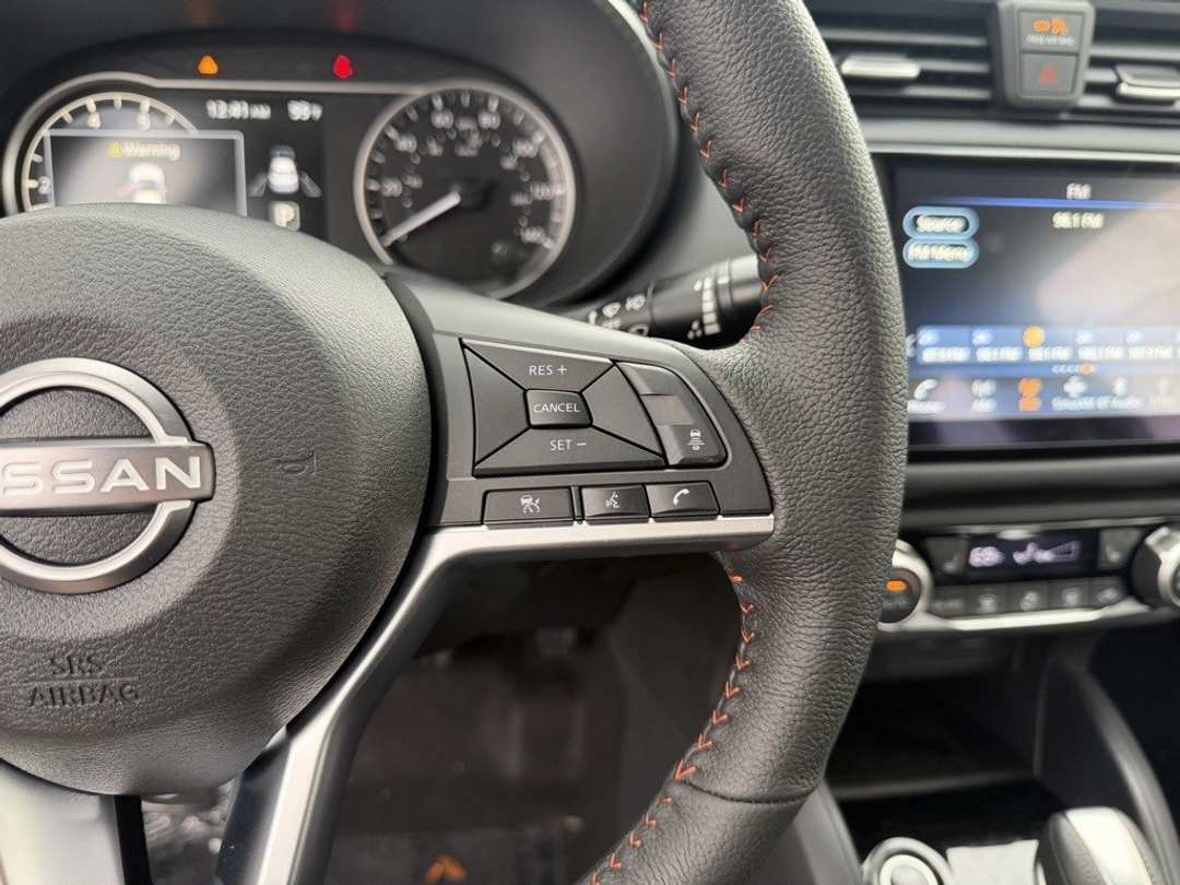 2025 Nissan Versa 1.6 SR - Image 16