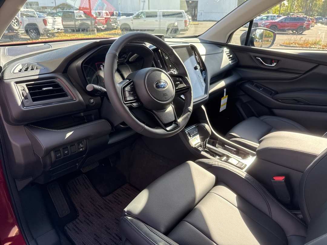 2025 Subaru Ascent Onyx Edition Touring - Image 16