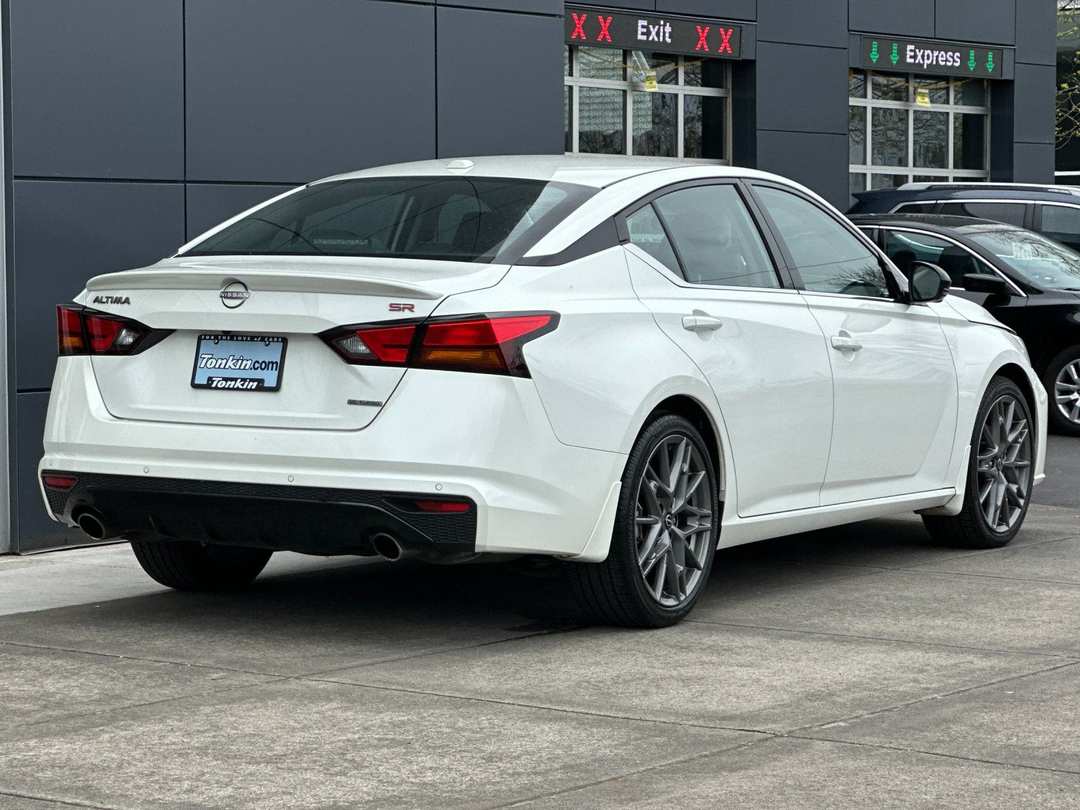 2024 Nissan Altima 2.0 SR - Image 3