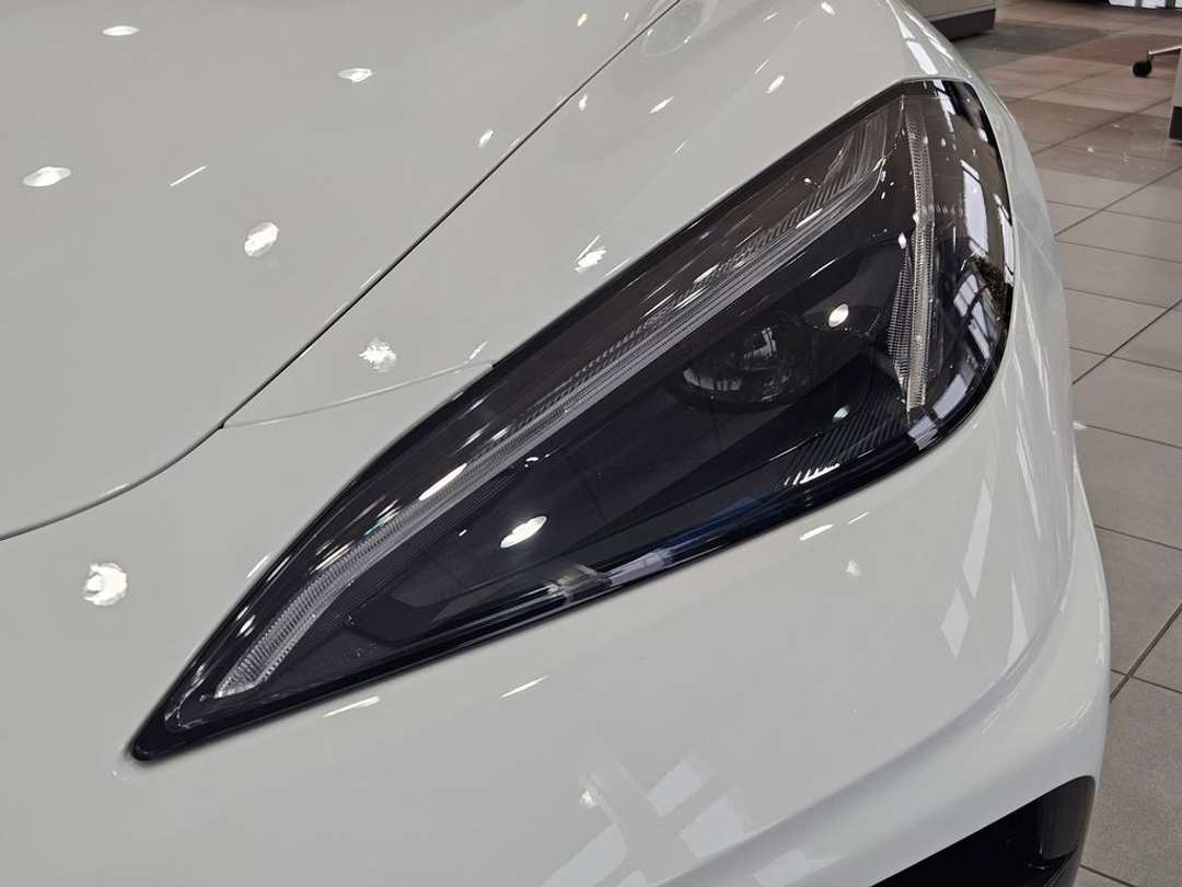 2026 Chevrolet Corvette Stingray - Image 41