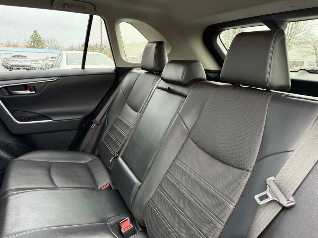 2019 Toyota Rav4 Limited - Image 31