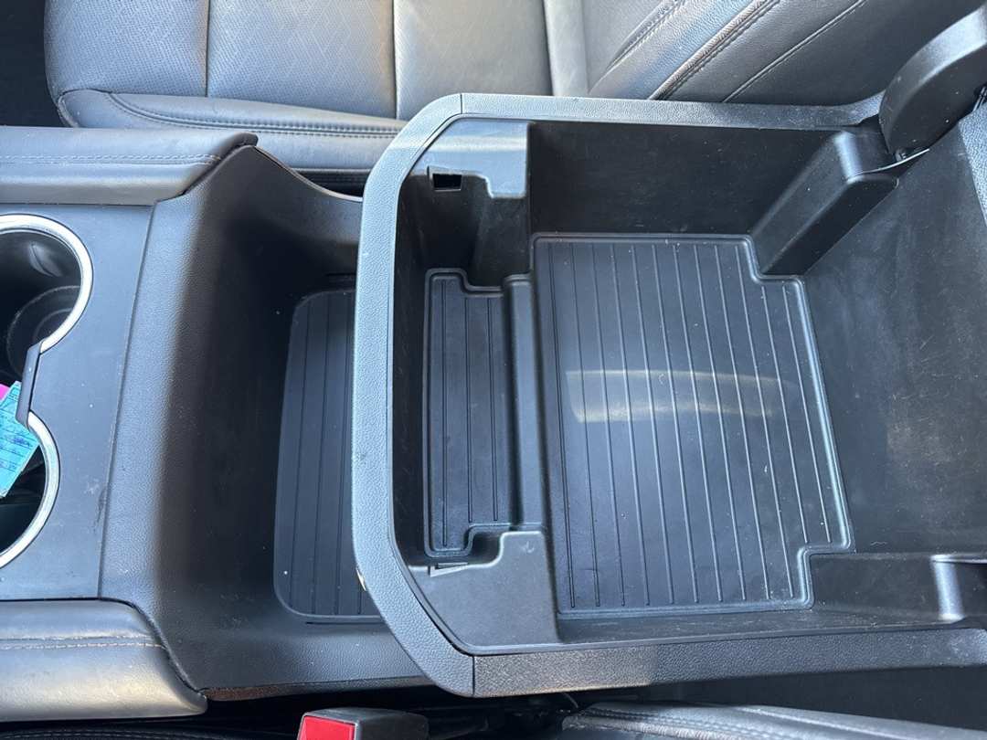 2024 Chevrolet Suburban High Country - Image 29