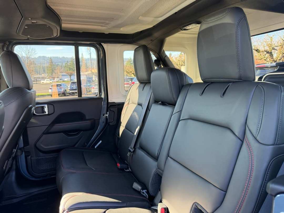 2026 Jeep Wrangler Rubicon - Image 29