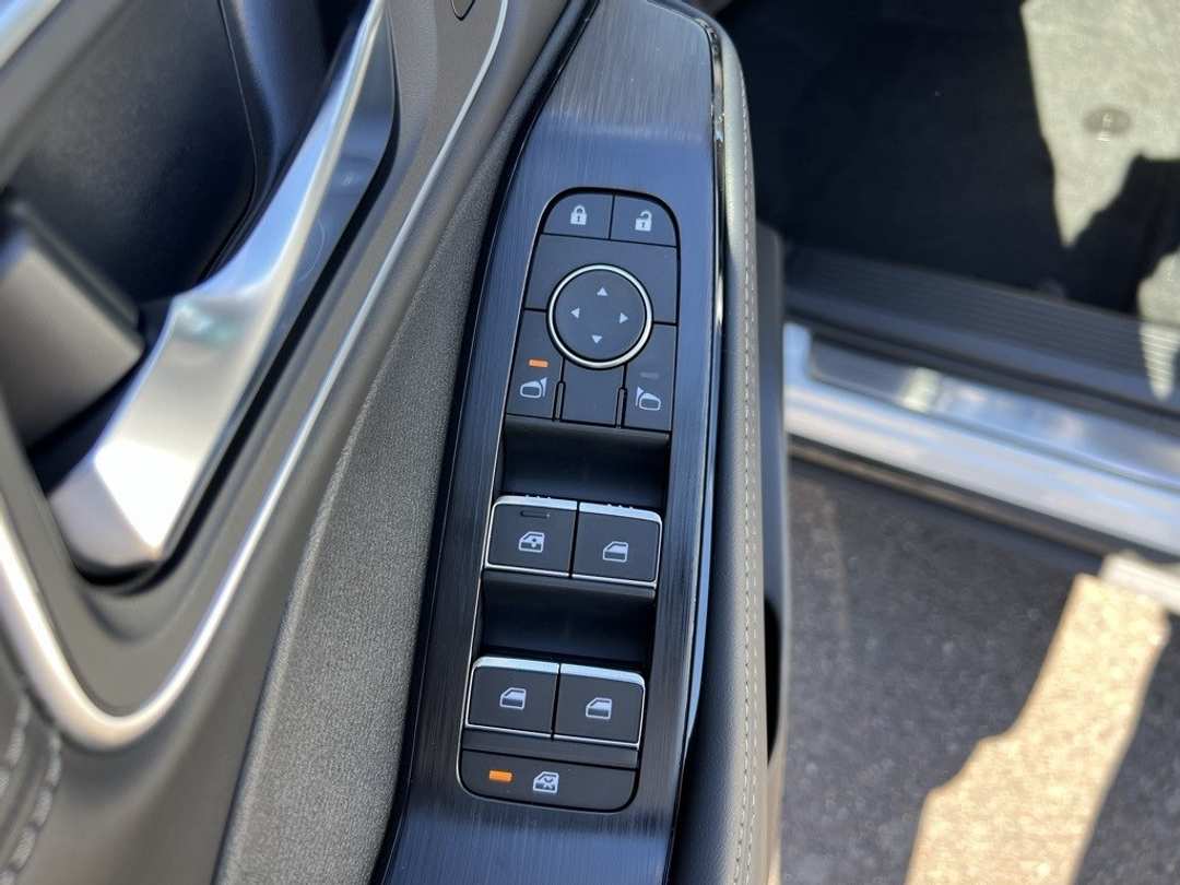 2026 Nissan Rogue Platinum - Image 11