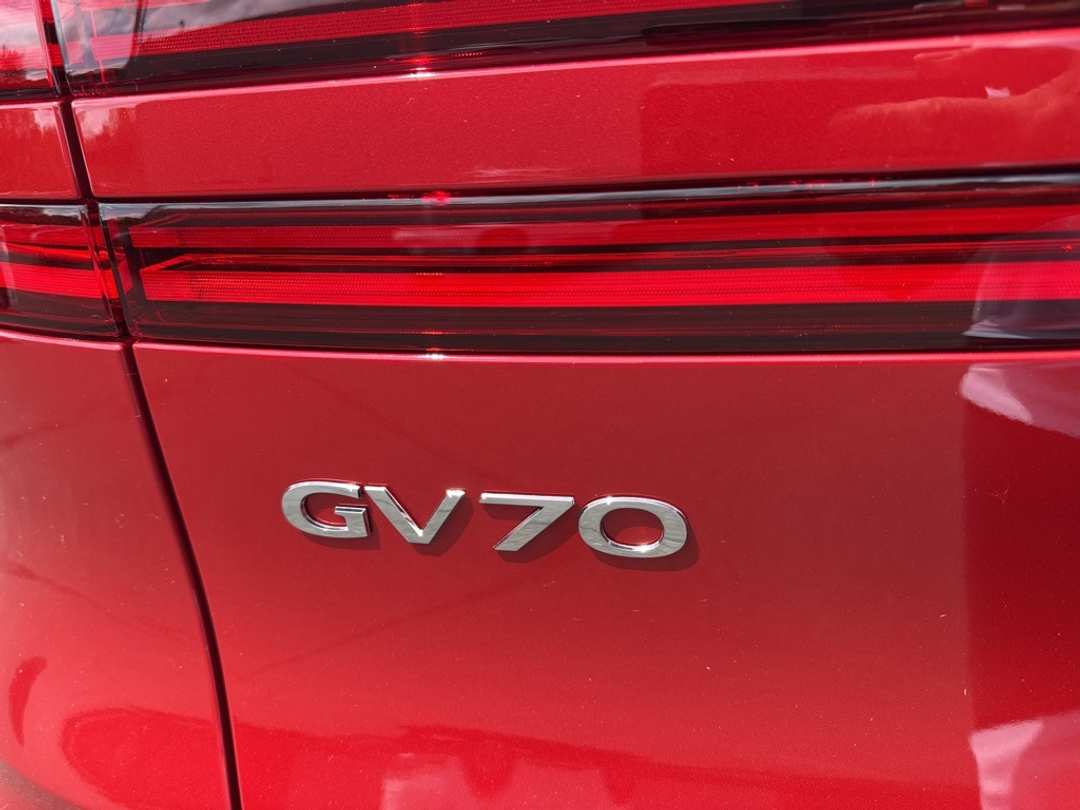 2026 Genesis Electrified Gv70 - Image 12