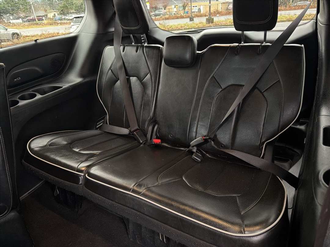 2019 Chrysler Pacifica Limited - Image 19