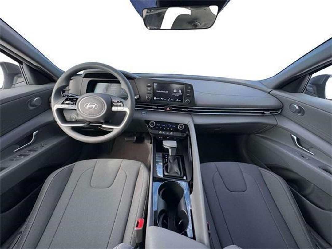 2026 Hyundai Elantra Blue - Image 13