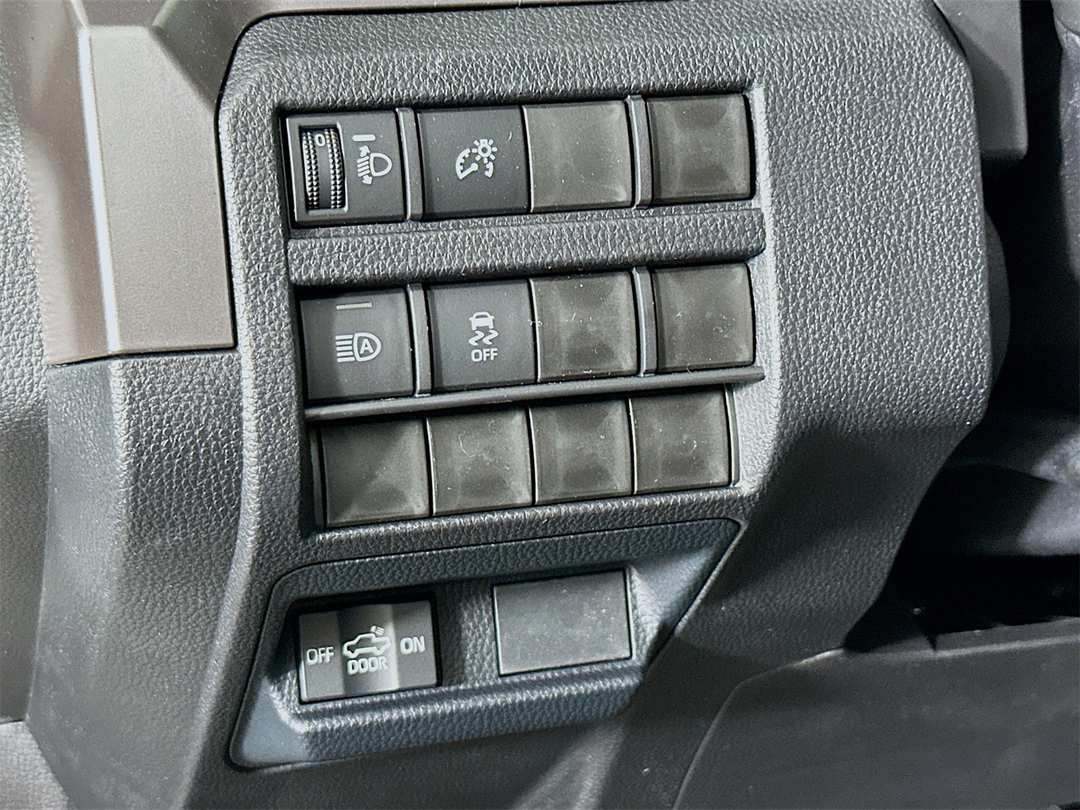 2025 Toyota Tacoma SR5 - Image 10