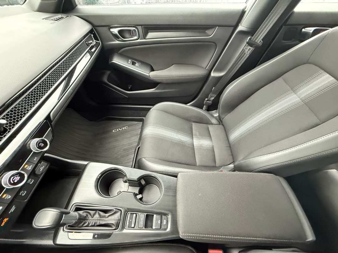 2025 Honda Civic Sport - Image 27