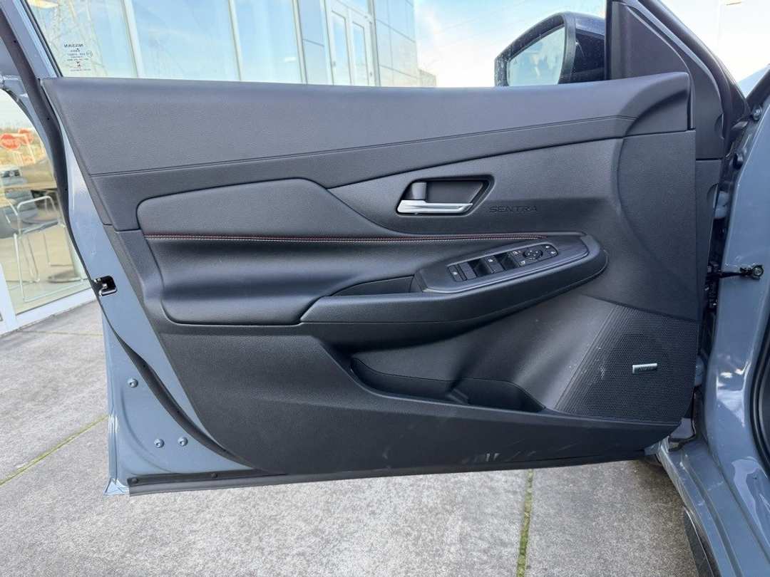 2026 Nissan Sentra SR - Image 11