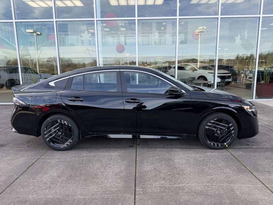 2026 Nissan Sentra SR - Image 8