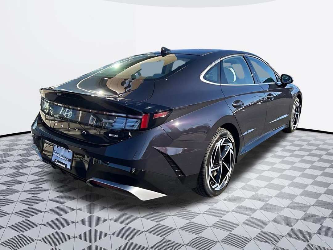 2026 Hyundai Sonata SEL Sport - Image 3