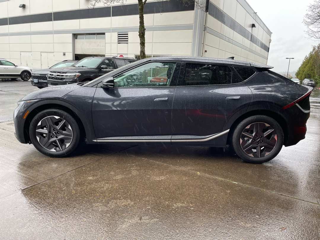 2025 Kia Ev6 Light - Image 5