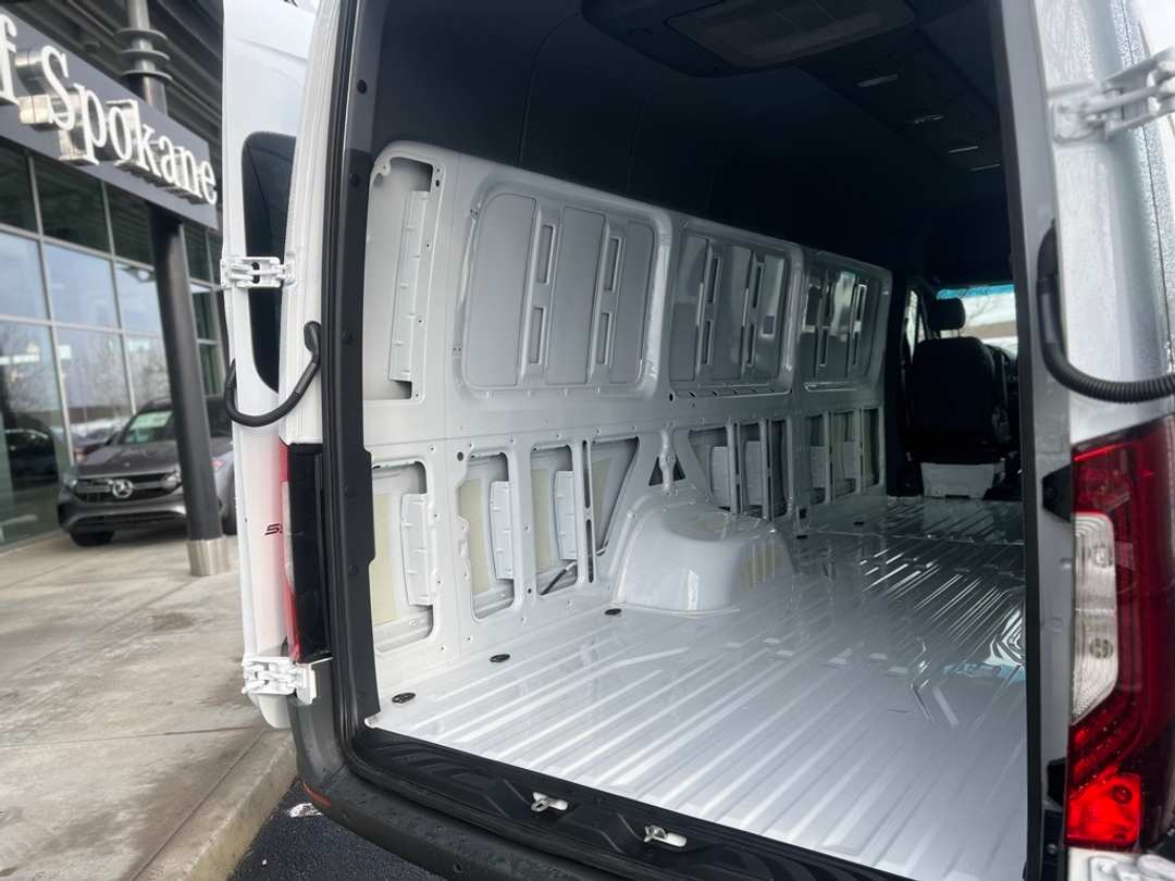 2024 Mercedes-Benz Sprinter 3500 Cargo 170 WB - Image 16