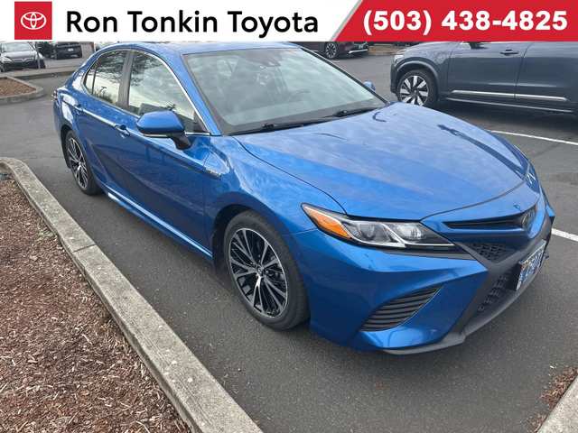 2020 Toyota Camry SE