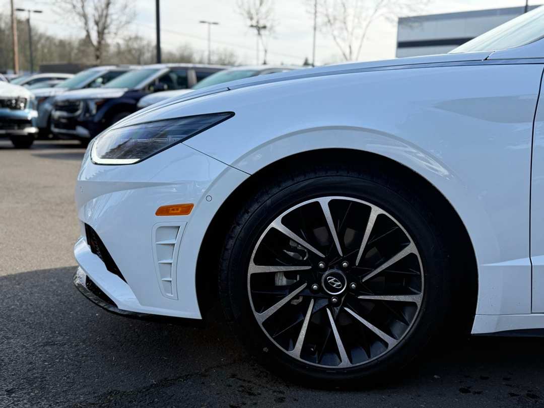 2021 Hyundai Sonata Limited - Image 6