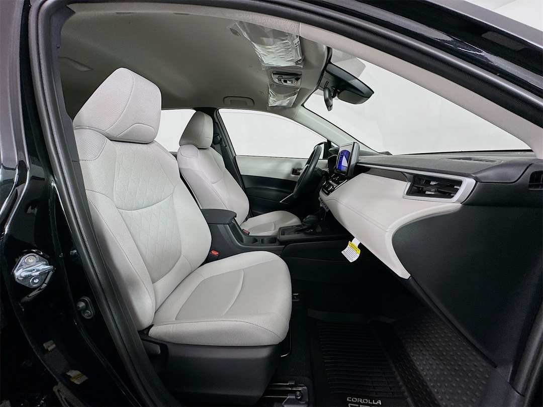 2026 Toyota Corolla Cross L - Image 27