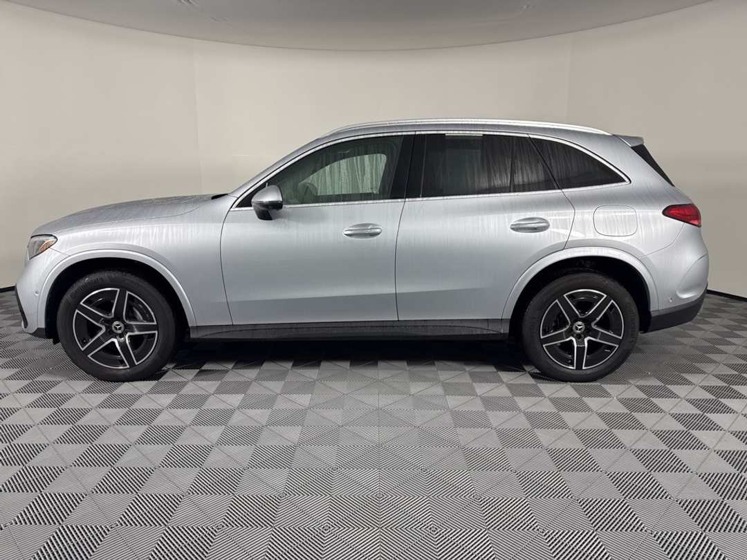 2025 Mercedes-Benz GLC GLC 350e - Image 10