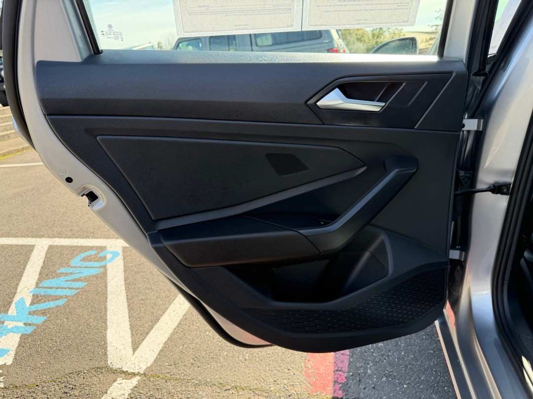 2024 Volkswagen Jetta 1.5T SE - Image 30