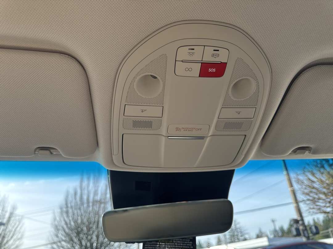 2026 Genesis G70 2.5T - Image 27