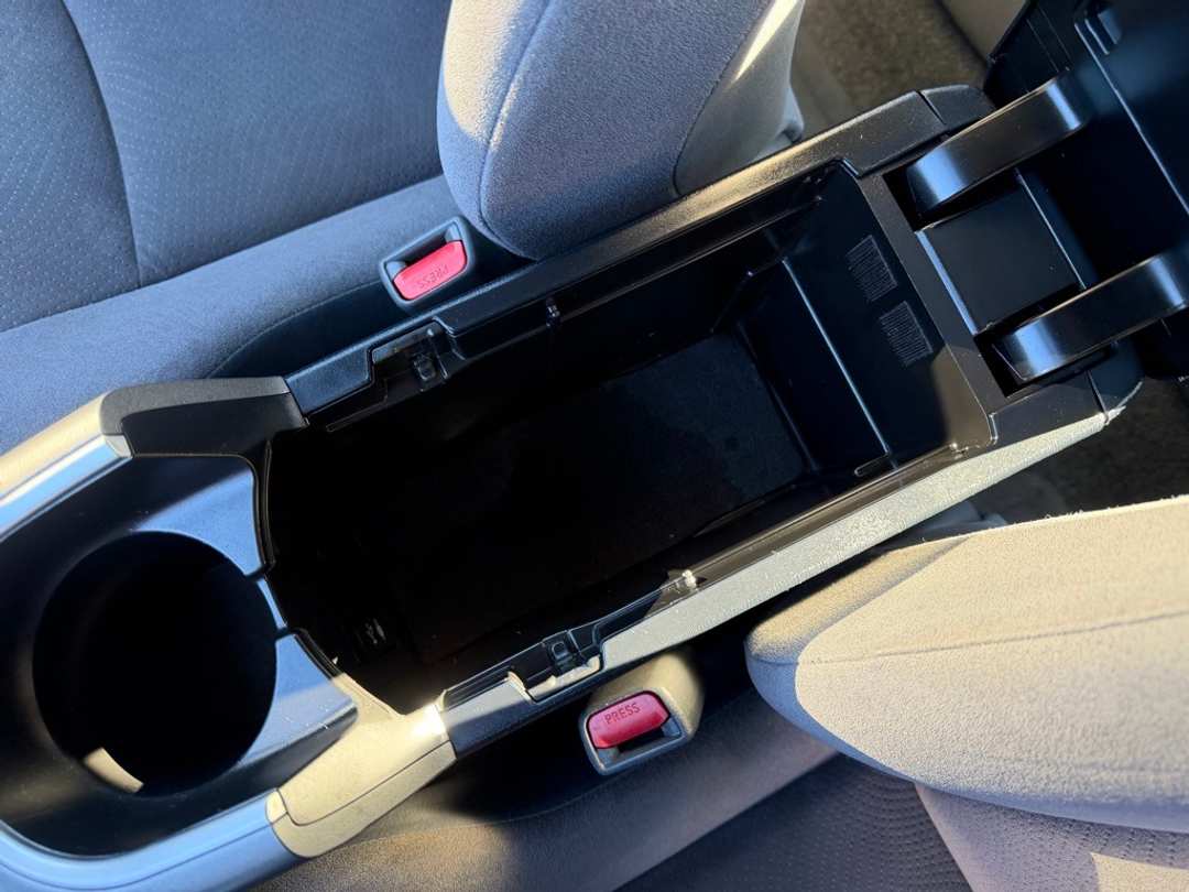 2015 Toyota Prius Two - Image 24