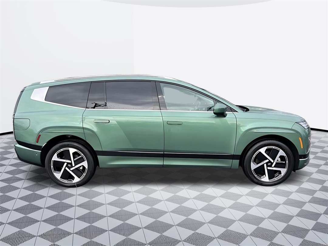 2026 Hyundai Ioniq 9 Performance Calligraphy - Image 7