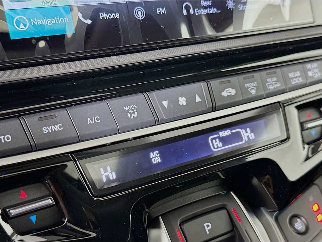 2026 Honda Odyssey Touring - Image 16