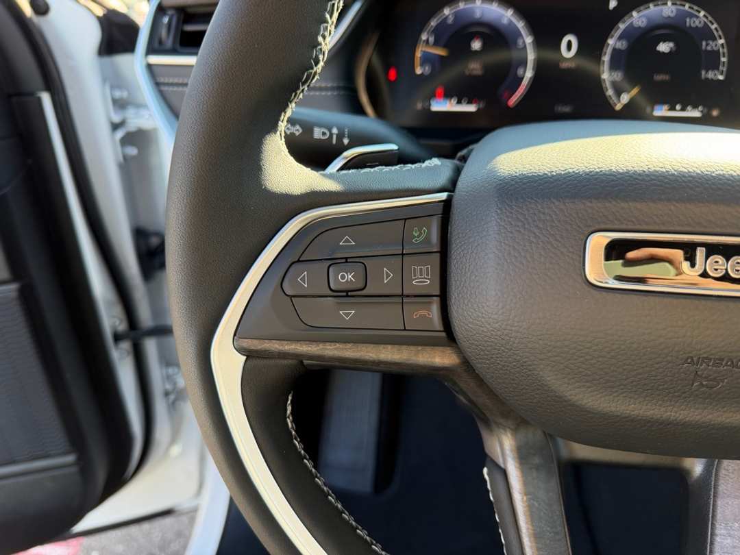 2025 Jeep Grand Cherokee Limited - Image 18