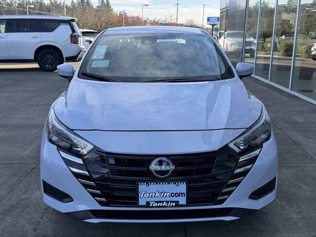 2025 Nissan Versa 1.6 SV - Image 3