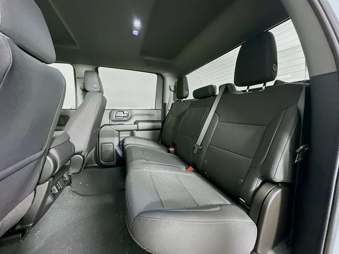 2025 Chevrolet Silverado 2500Hd Custom - Image 24