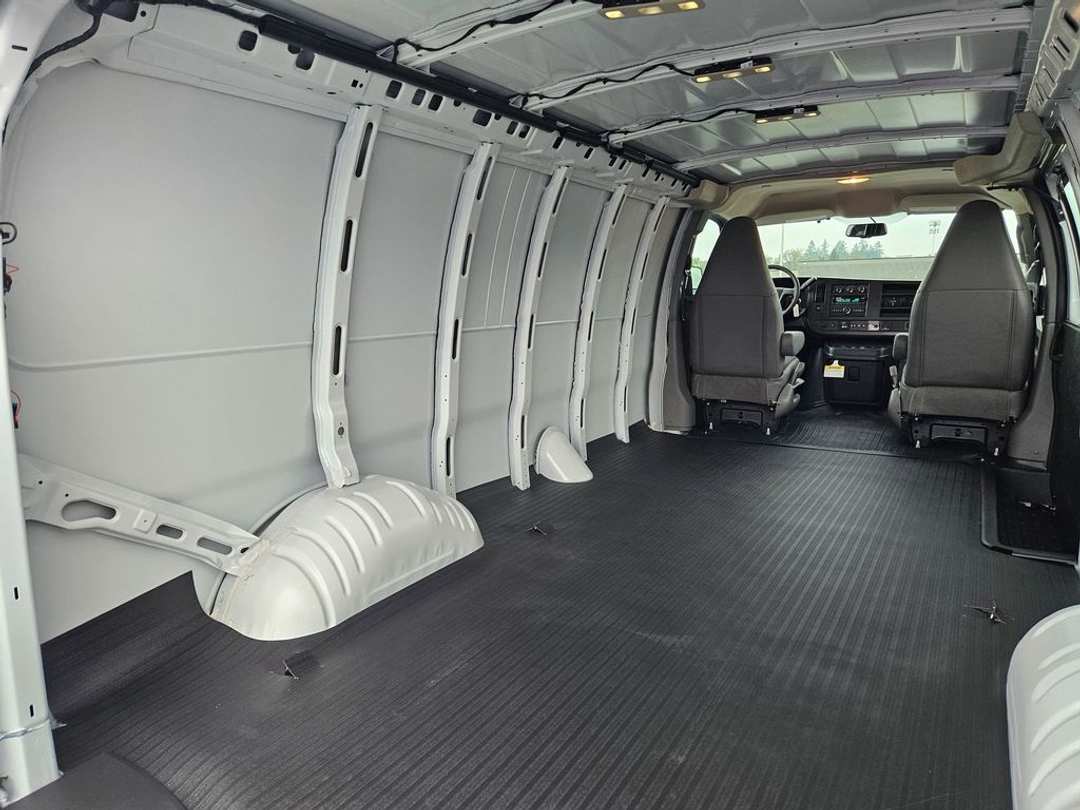 2025 Chevrolet Express 2500 Work - Image 29