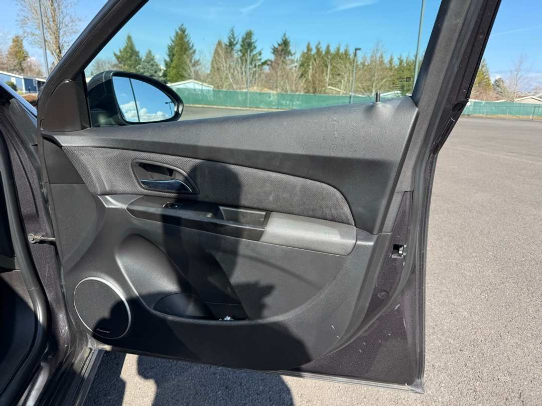 2014 Chevrolet Cruze 1LT - Image 23