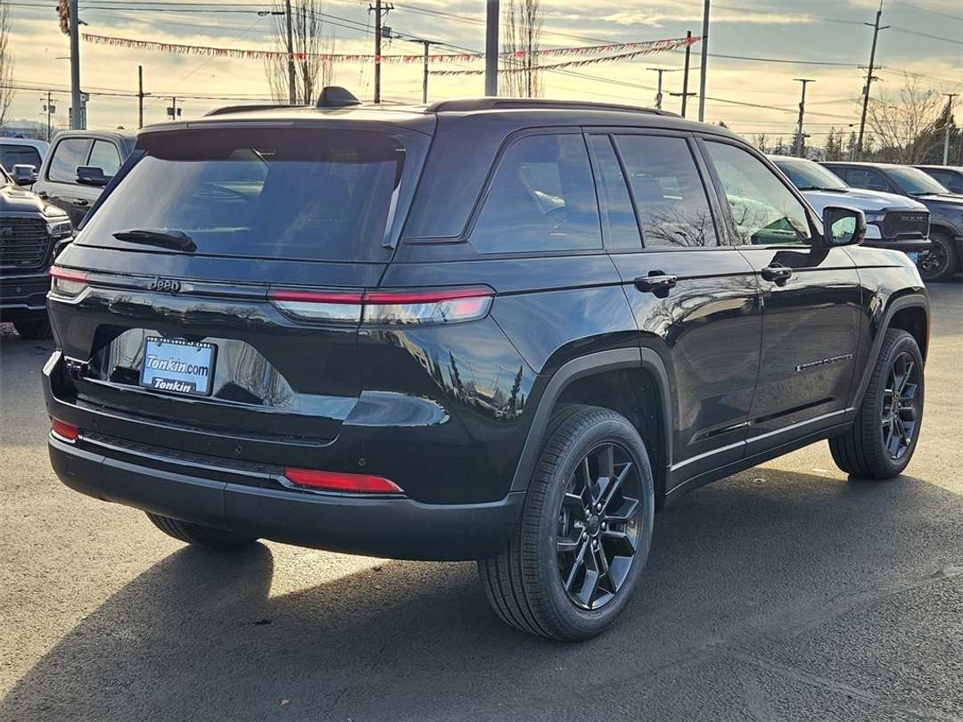 2025 Jeep Grand Cherokee Limited - Image 6