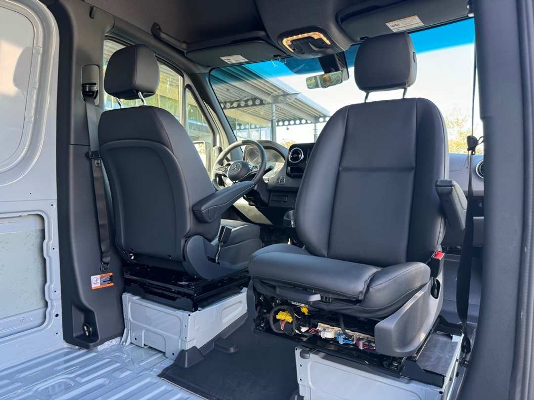 2025 Mercedes-Benz Sprinter 2500 Cargo 144 WB - Image 12