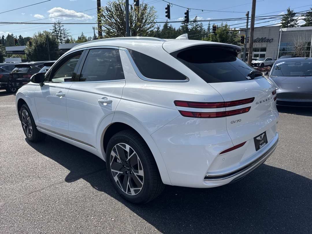 2026 Genesis Electrified Gv70 - Image 5