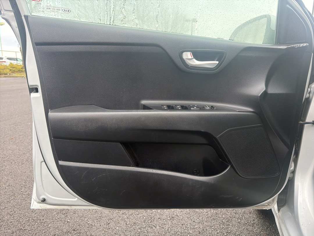 2021 Kia Rio LX - Image 11