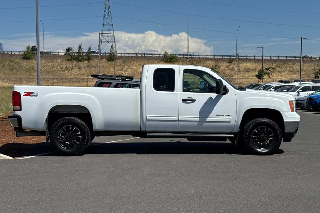 2013 GMC Sierra 3500Hd SLE - Image 2