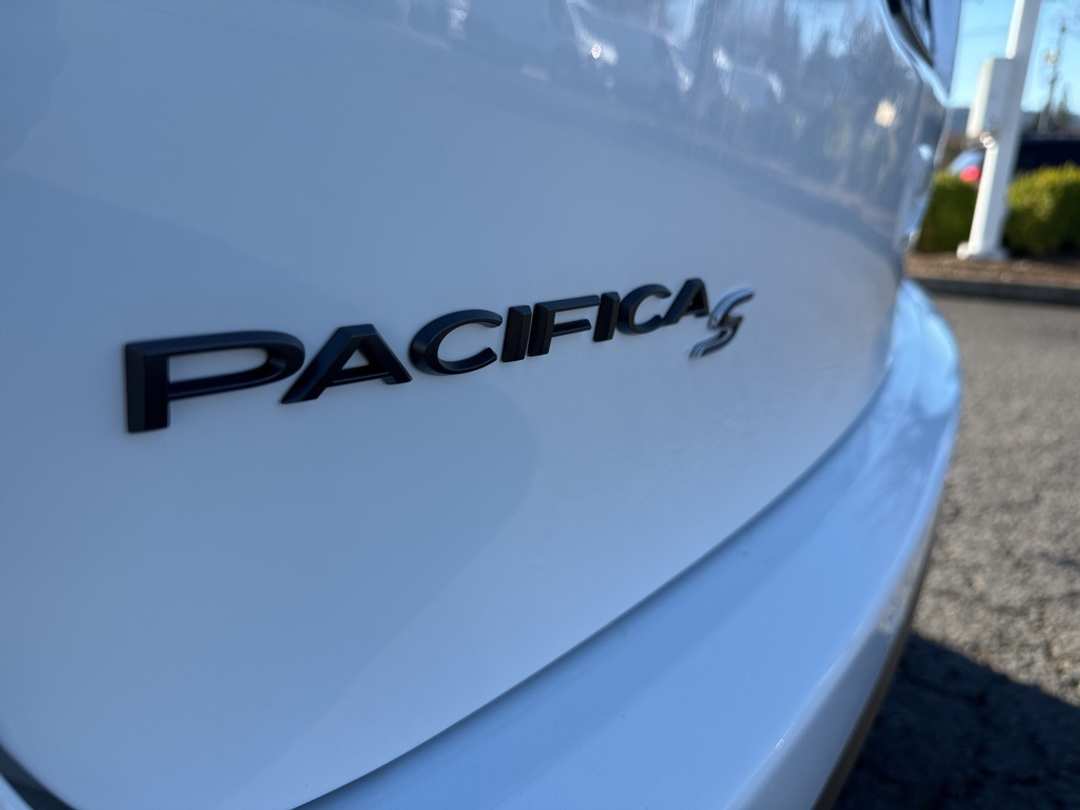 2026 Chrysler Pacifica Select - Image 10