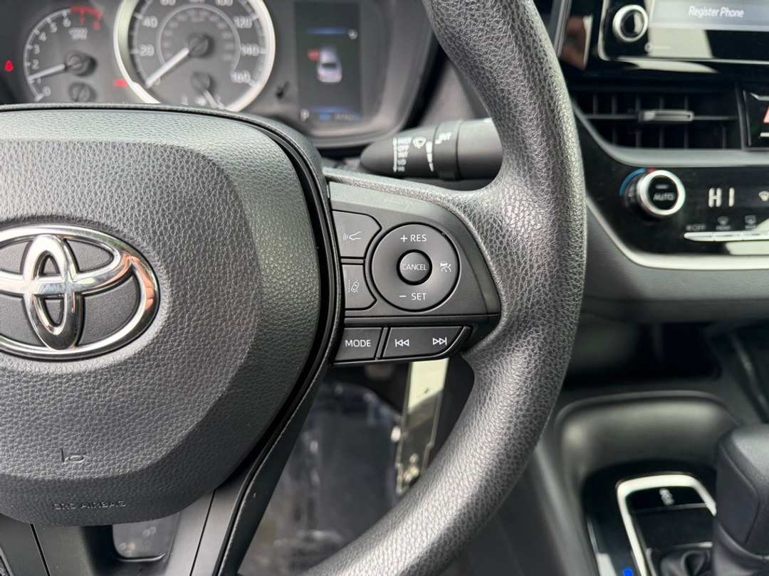 2022 Toyota Corolla LE - Image 18