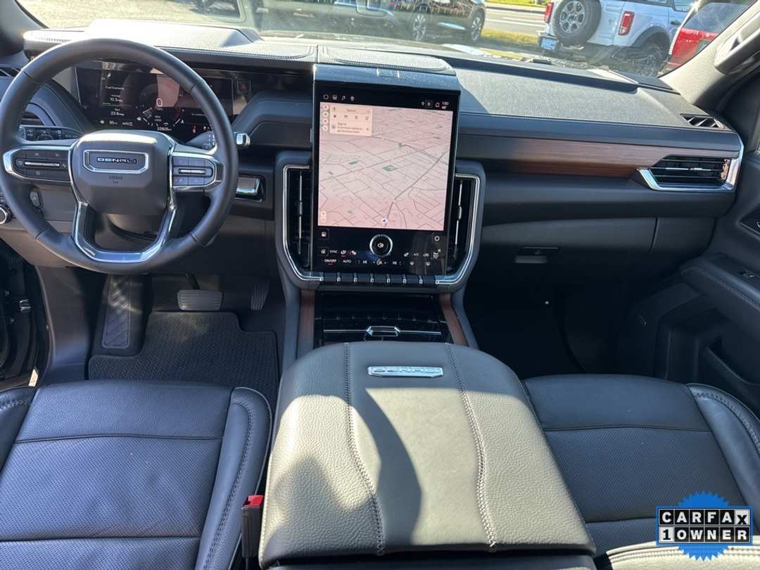 2025 GMC Yukon Denali - Image 4