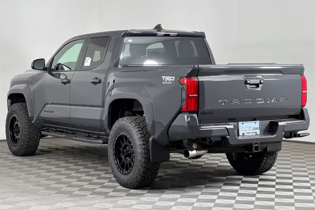 Toyota Tacoma - Image 5