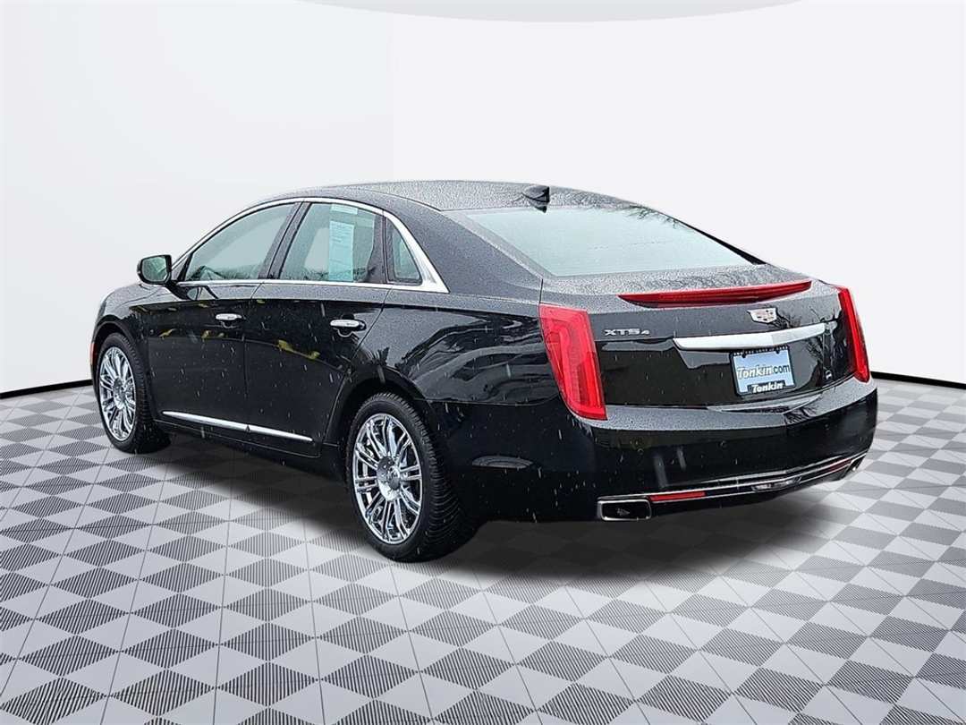 2016 Cadillac Xts Luxury - Image 4