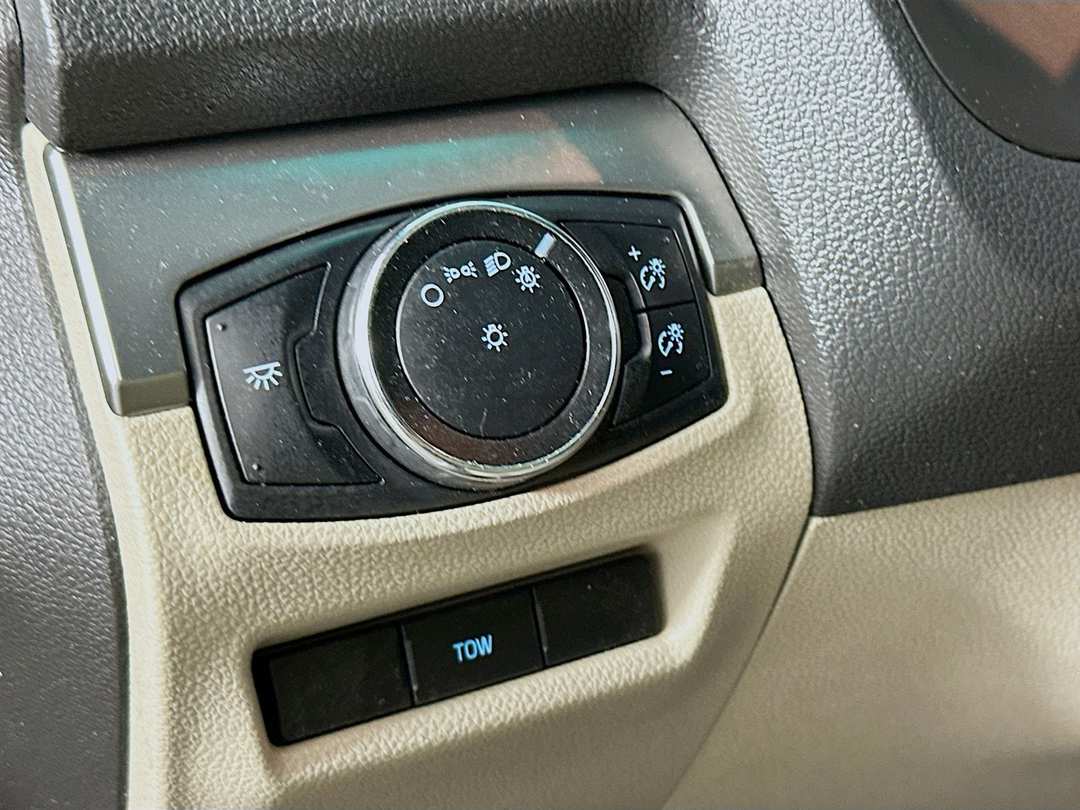 2015 Ford Explorer Base - Image 11