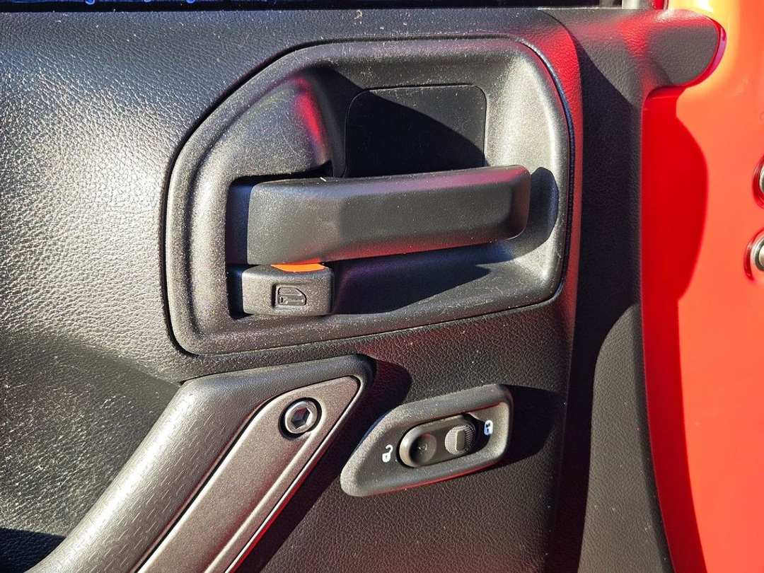 2017 Jeep Wrangler Unlimited Sport - Image 11