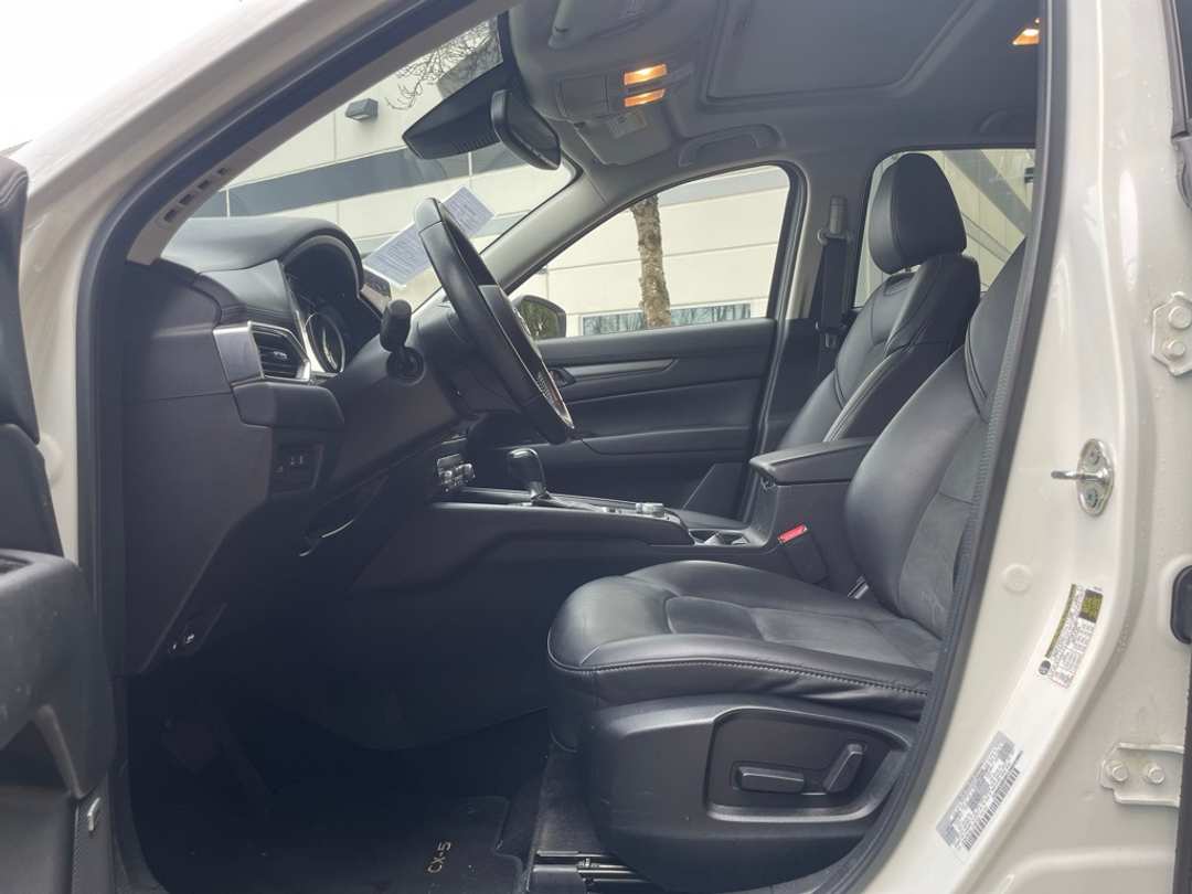 2020 MAZDA CX-5 Touring - Image 17