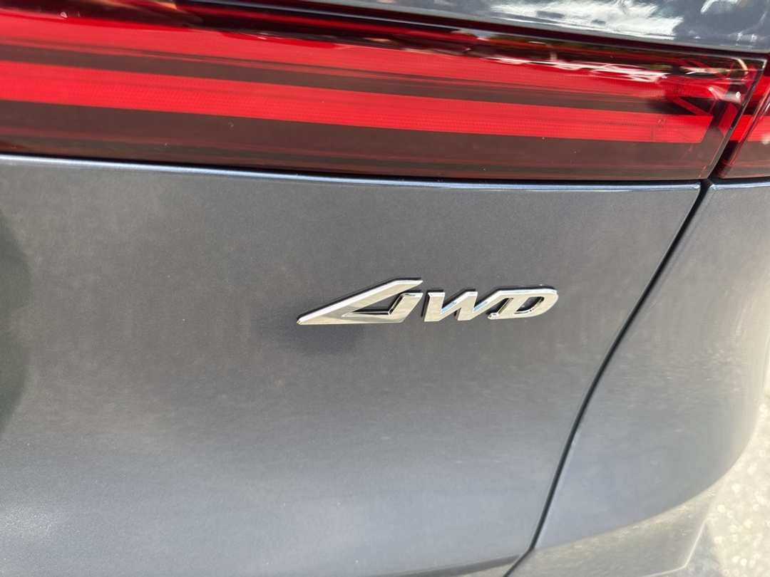 2026 Genesis Gv70 2.5T - Image 13